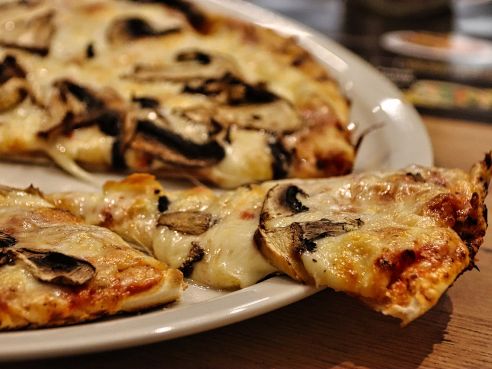 Houbová pizza - Pizza ai Funghi